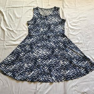 Brand:ana.Navy blue and white. Nee length pretty dress.With soft and comfort fit